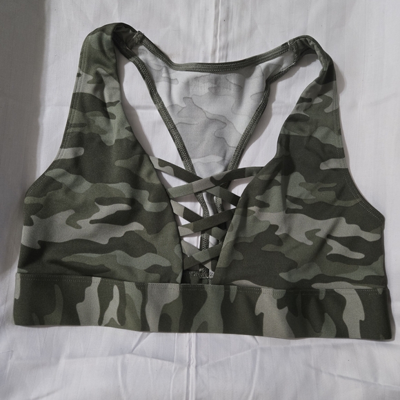 Victoria's Secret Other - Victoria's Secret Green Camo Sports Bra
